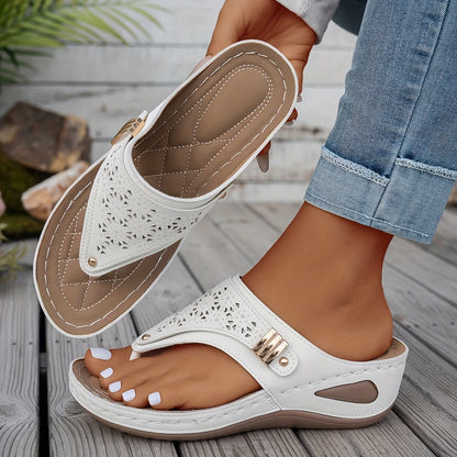 Sandalias de Dedo con Detalle Troquelado